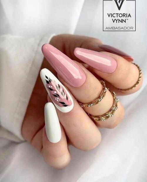 Лучшие идеи маникюра на апрель. 01