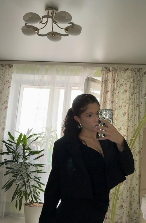 Когда у мамы есть доча, то она: 01