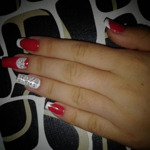 Здравствуйте, мне 14, делаю обычными лаками, в будущем хочу работать с гелями, подскажите пожалуйста, стоит ли продолжать? 03