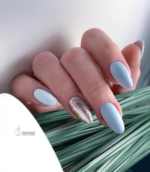 Маникюр в нежно голубом цвете. 07
