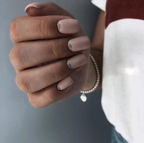 Можно пожалуйста бежевый маникюр? 06