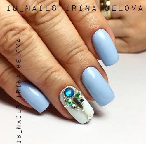 Маникюр в нежно голубом цвете. 04