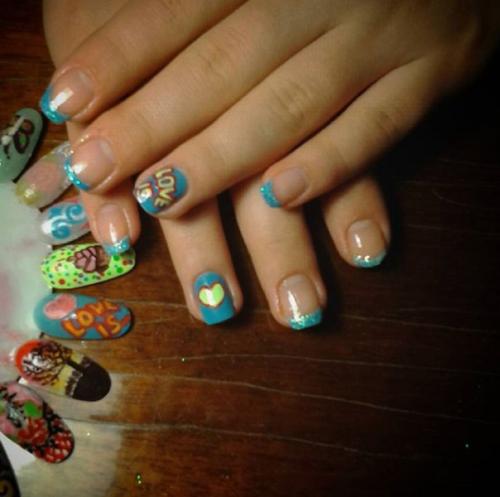 Здравствуйте, мне 14, делаю обычными лаками, в будущем хочу работать с гелями, подскажите пожалуйста, стоит ли продолжать? 02