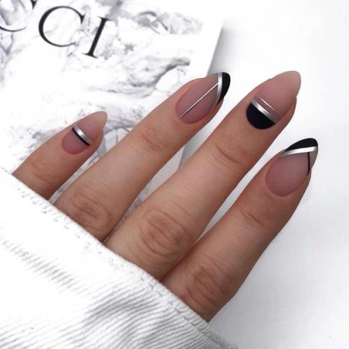 Можно пожалуйста бежевый маникюр? 03