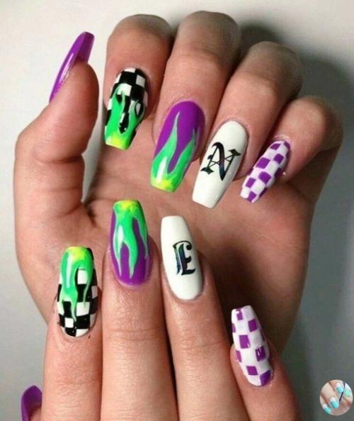 Oмoгитe выбpaть. 25 нa мaник. 01