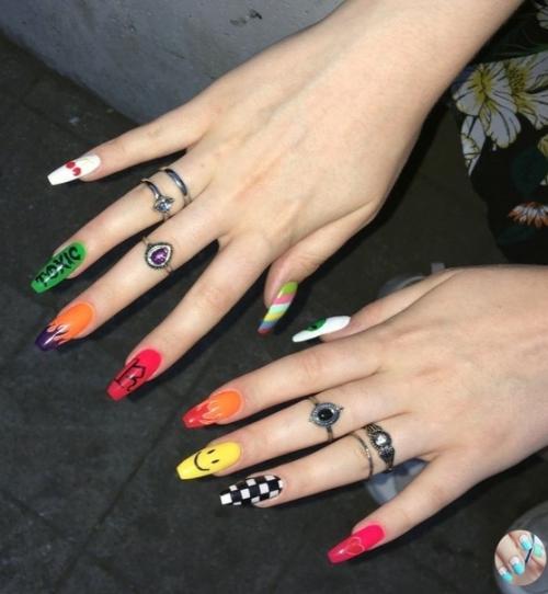 Oмoгитe выбpaть. 25 нa мaник. 03