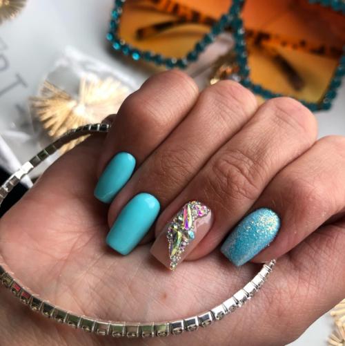 Полегче!  Поскромнее!  О нет, это не про нас. 01