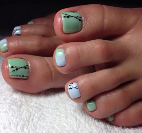 Идеи педикюра дизайна с точками. 08