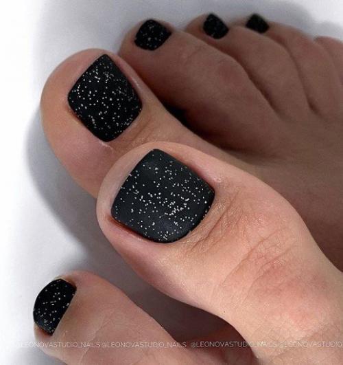 Идеи педикюра дизайна с точками. 04