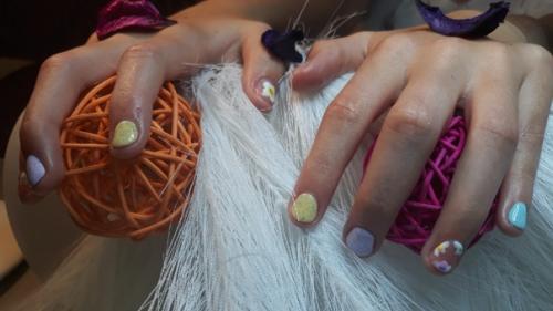 А это фото ноготочков, моей самой юной модельки! 01