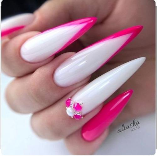 Маникюр на острые ноготки. 01