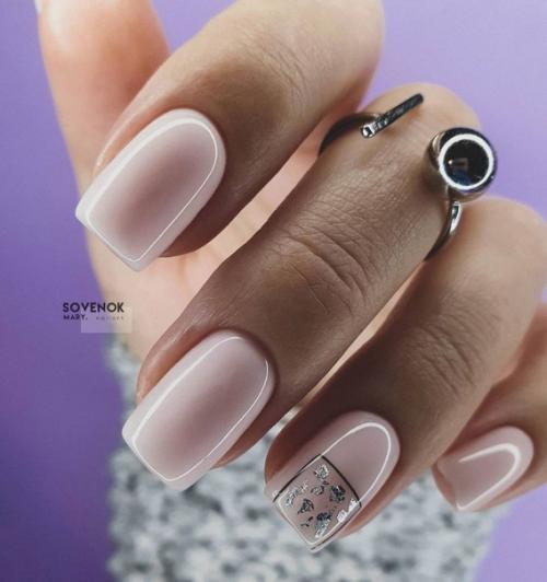 Даже если нюдовые оттенки лака для ногтей пропадут из списка трендовых дизайнов маникюра, популярность и спрос на них сохранится. 02