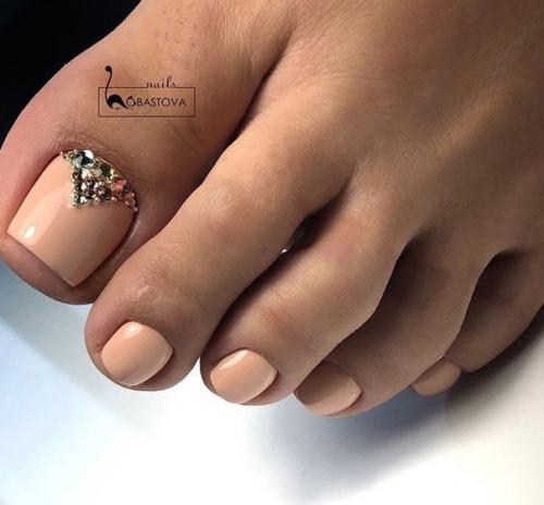 Подборка идей нежного педикюра. 07