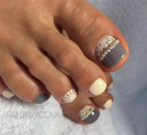 Педикюр с узорами. 10. 03