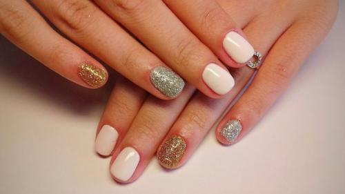 Анонимно.  Девочки, подскажите, почему через 3 дня блестки отваливаются? 01