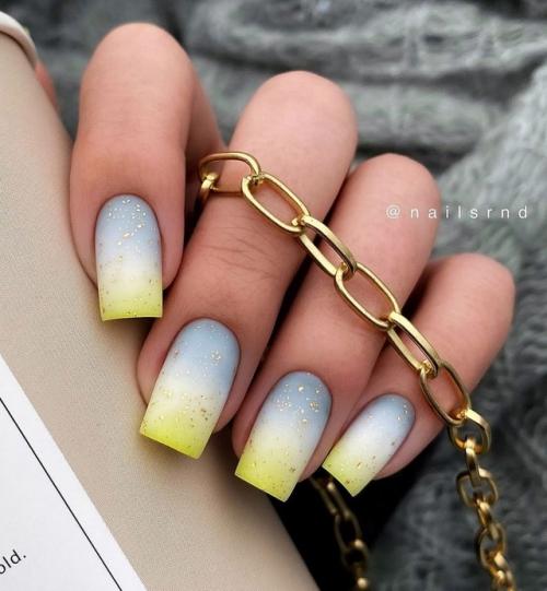 Для ежедневного маникюра рекомендуется выбирать нейтральные оттенки лака, такие как бежевый, светло-розовый или прозрачный. 02