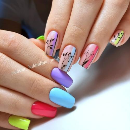 Интересным и суперстильным видом маникюра в сезоне для вас может стать модный маникюр с полосками. 01