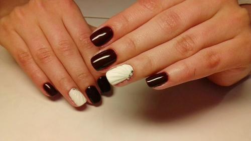 Анонимно.  Девочки, подскажите, почему через 3 дня блестки отваливаются? 07