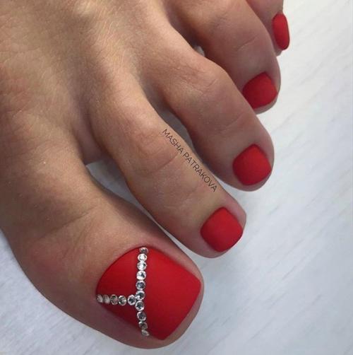 Идеи педикюра в красном цвете. 06