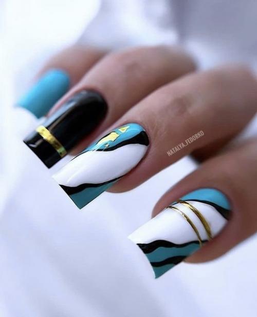 Маникюр в нежно голубых оттенках. 08