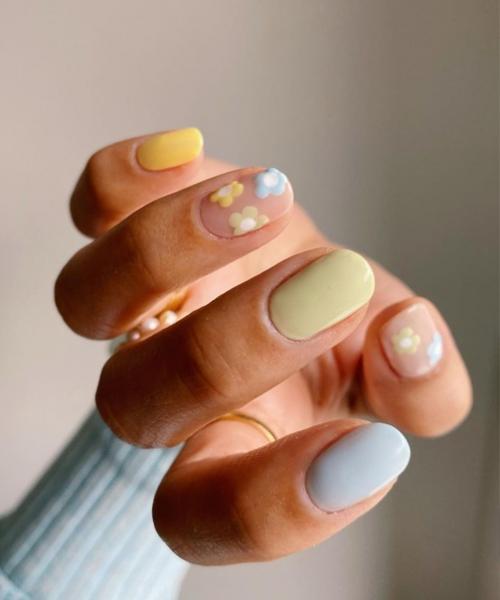 Самый модный маникюр для коротких ногтей лето 2022. 03