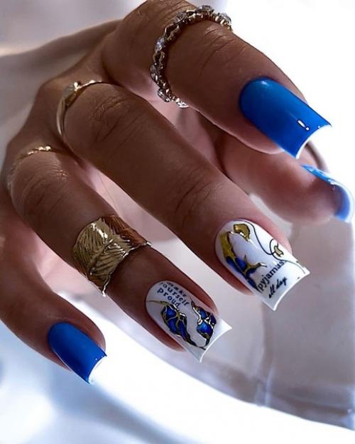 Маникюр в нежно голубых оттенках. 03