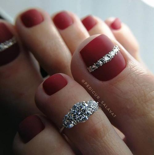 Идеи педикюра в красном цвете. 09
