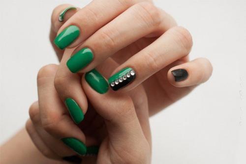 Маникюр зеленого цвета - не для всех обычное явление. 09