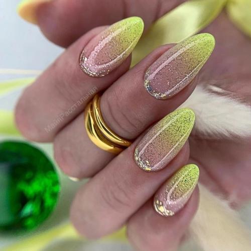 Желтый маникюр - отличный выбор для тех, кто любит яркие и солнечные оттенки. 02