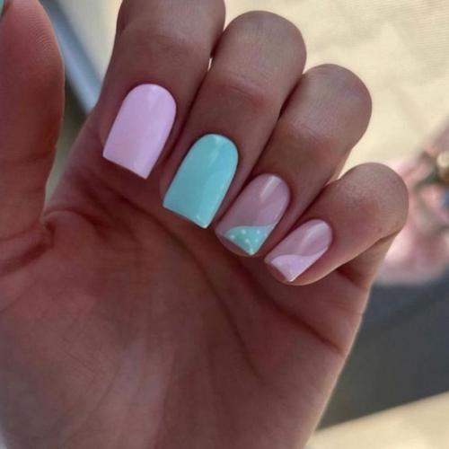 Маникюр на каждый день, на квадратные ногти. 03