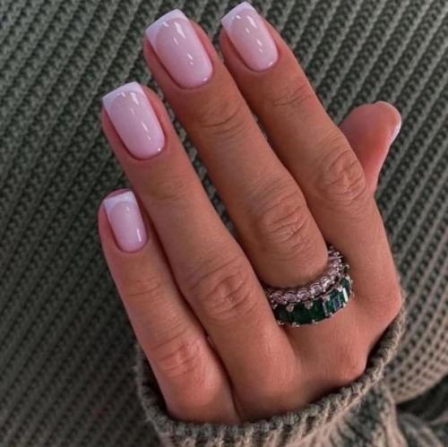 Маникюр на короткие ноготки. 04