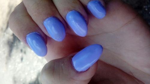 Ногти мне нарастил мастер, который работает. 04