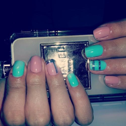 Милые девушки предлагаю вам свои профессиональные услуги маникюра, педикюра, наращивание ногтей, покрытие шеллаком, дизайн, качественно и недорого. 01