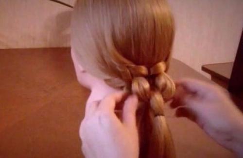 Простая прическа Коса с Резинками (пошаговый урок). 07