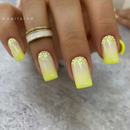 Маникюр на каждый день, на квадратные ногти. 02