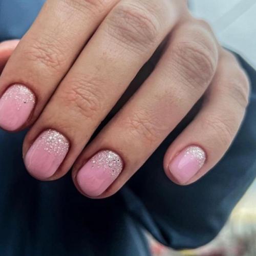 Идеи нежного, стильного маникюра. 05