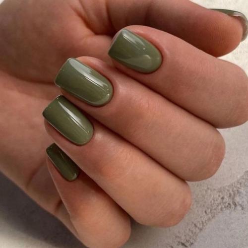 Маникюр на каждый день, на квадратные ногти. 06