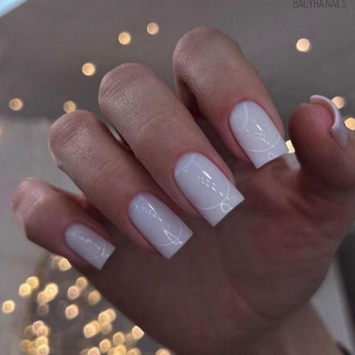 Маникюр на каждый день, на квадратные ногти. 01