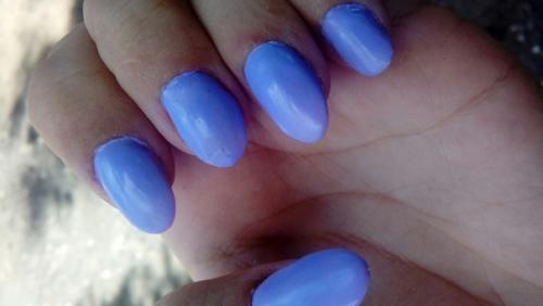 Ногти мне нарастил мастер, который работает. 05