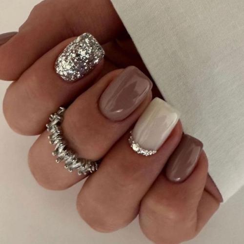 Маникюр на каждый день, на квадратные ногти. 05