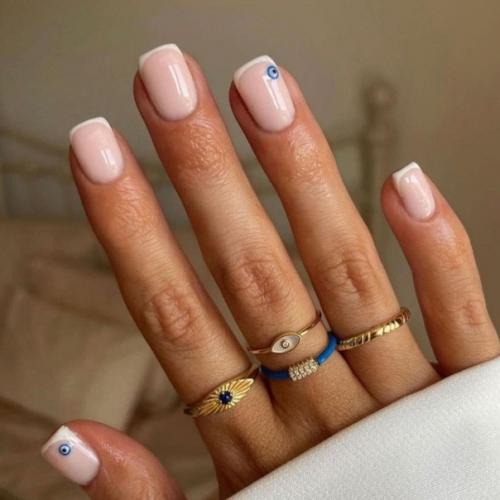 Маникюр на короткие ноготки. 07