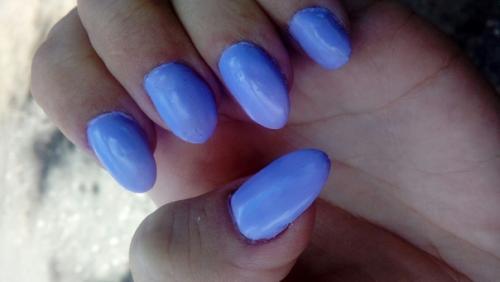 Ногти мне нарастил мастер, который работает. 03