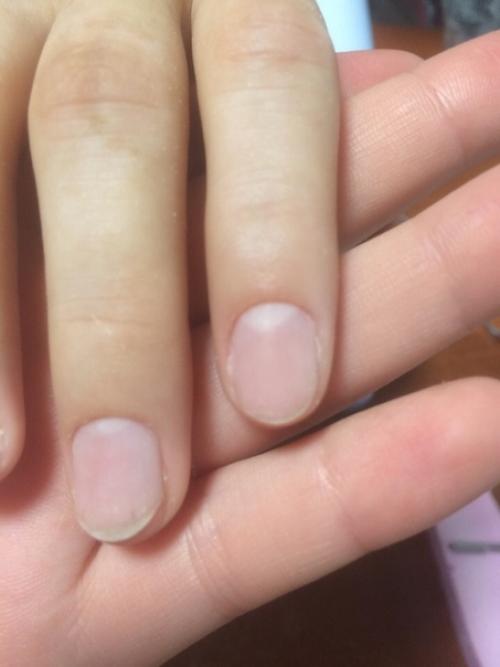 Всем добрый день, хотелось бы узнать ваше мнение, ногтями занимаюсь уже год, можно объективное мнение? 01